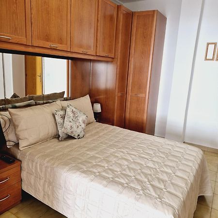 La Casa De Veronica - Serene Apartment With Shared Pool, Steps From The Beach Torrevieja Exterior photo